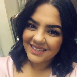 Meet your Posher, Anacelia